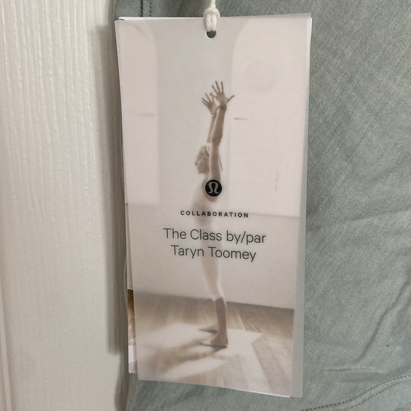 lululemon heart opener tank - Picture 4 of 4